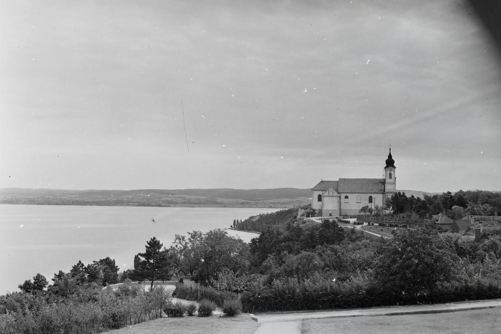 1947 Tihany, Bencés Apátság, Kilátás a Balatonra, fotó © Kotnyek Antal