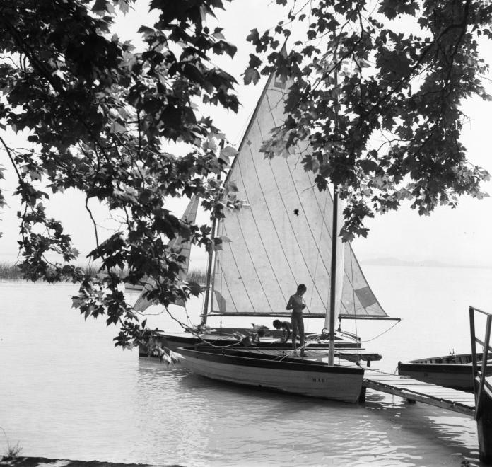 1940 Révfülöp, Vitorláshajó, fotó © Góg Emese
